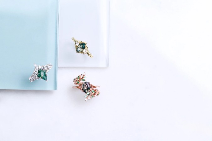 Moss Agate Meaning and Why It Inspires Couples Rings